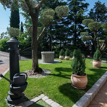 Olive Terrace Apartment *